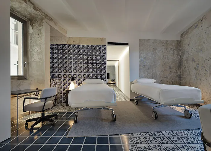 Rhinoceros Apart Otel Roma